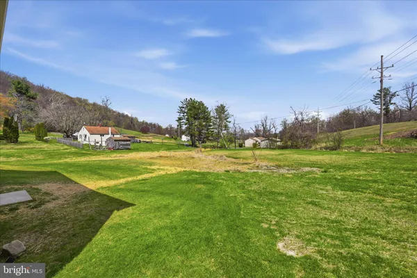 $547,000 | 11 Scenic Lane, Flint Hill, VA 22627