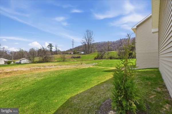 $547,000 | 11 Scenic Lane, Flint Hill, VA 22627
