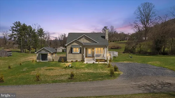 $547,000 | 11 Scenic Lane, Flint Hill, VA 22627