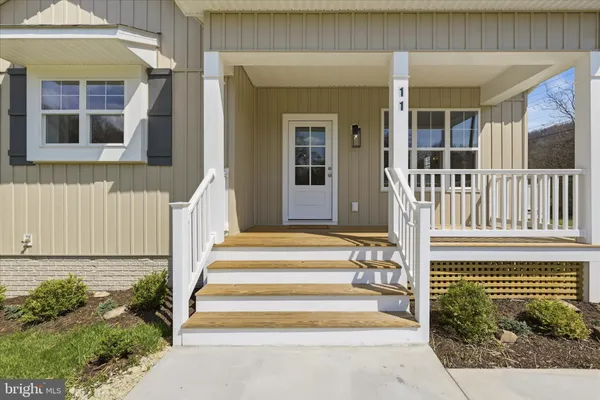 $547,000 | 11 Scenic Lane, Flint Hill, VA 22627