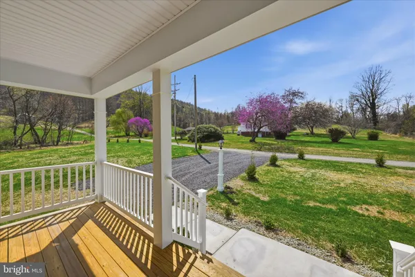 $547,000 | 11 Scenic Lane, Flint Hill, VA 22627