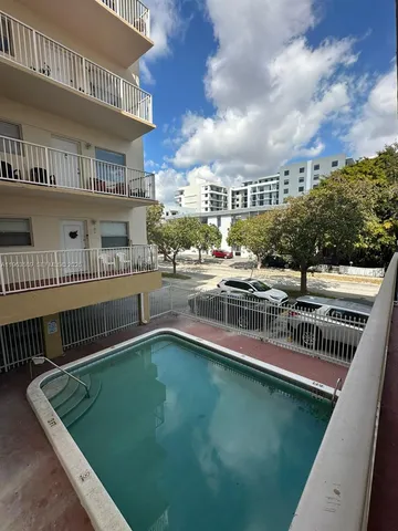$1,800 | 2008 Jackson Street, Unit B4, Hollywood, FL 33020
