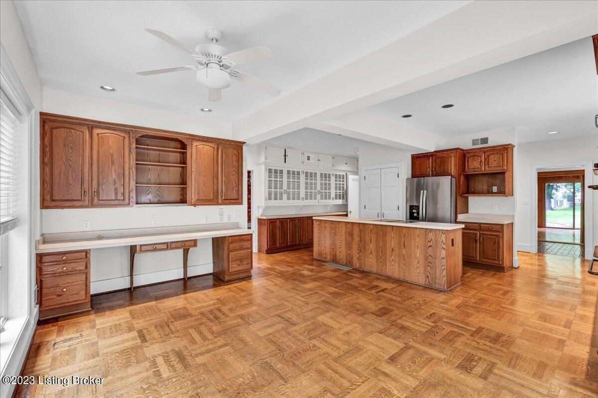 7 Totem Road Louisville, KY 40207 - Photo 3 of 18 Eat in kitchen