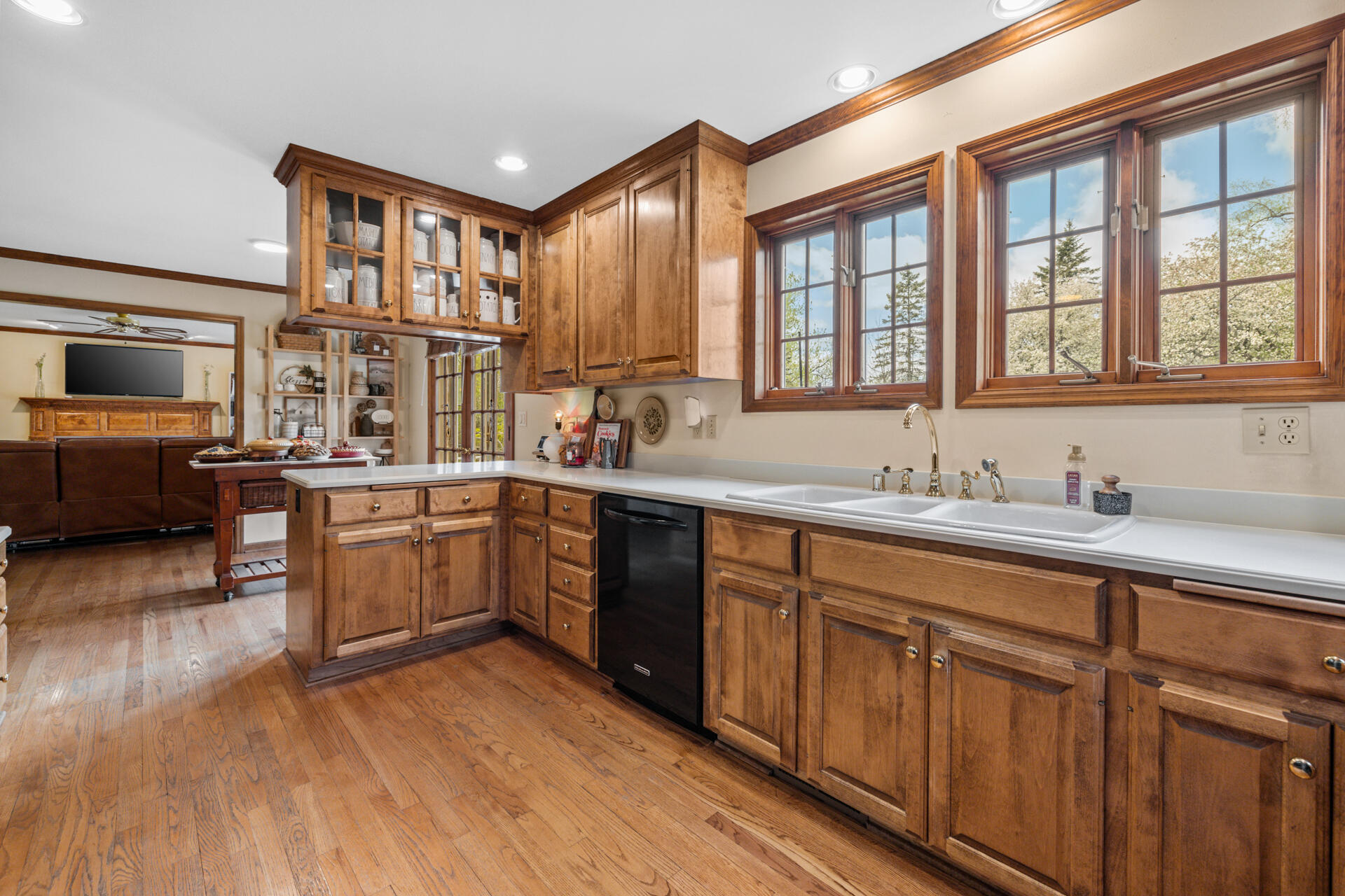 3000 Highland Road Mequon, WI 53097 - Photo 8 of 50 Kitchen