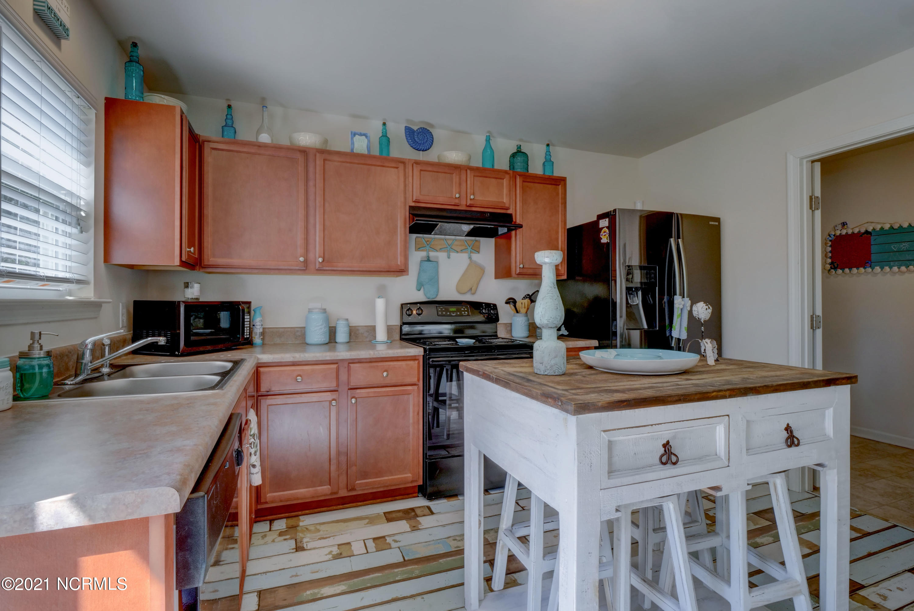 209 Chalet Road Holly Ridge, NC 28445 - Photo 13 of 29 P4599881_2_3_4_5_6_7