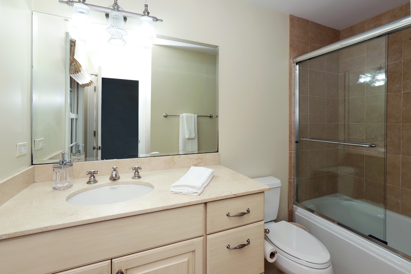 979 Maplewood Road Lake Forest, IL 60045 - Photo 16 of 25