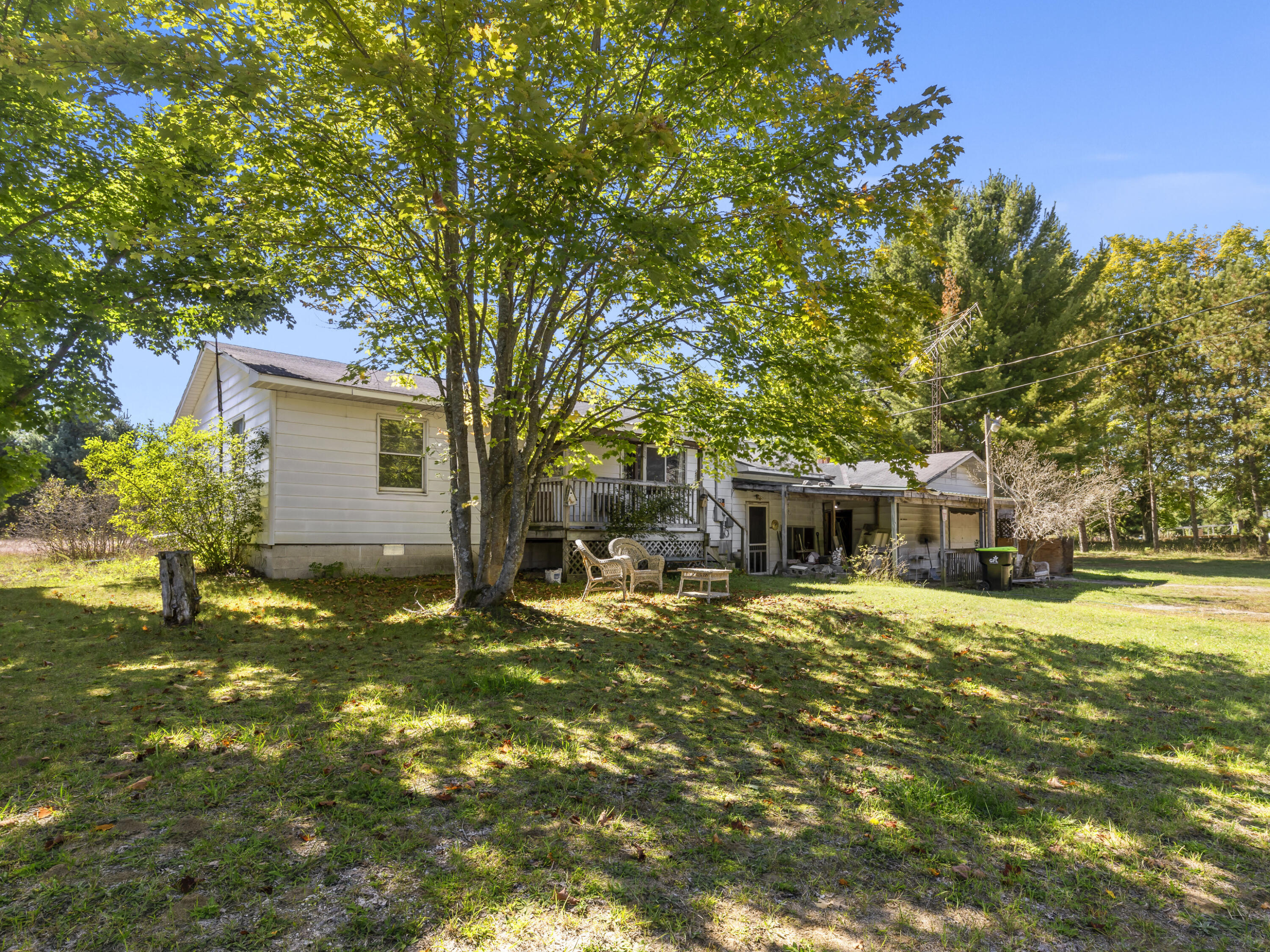 15451 Stanley Road Beulah, MI 49617 - Photo 4 of 32 0S5A9448