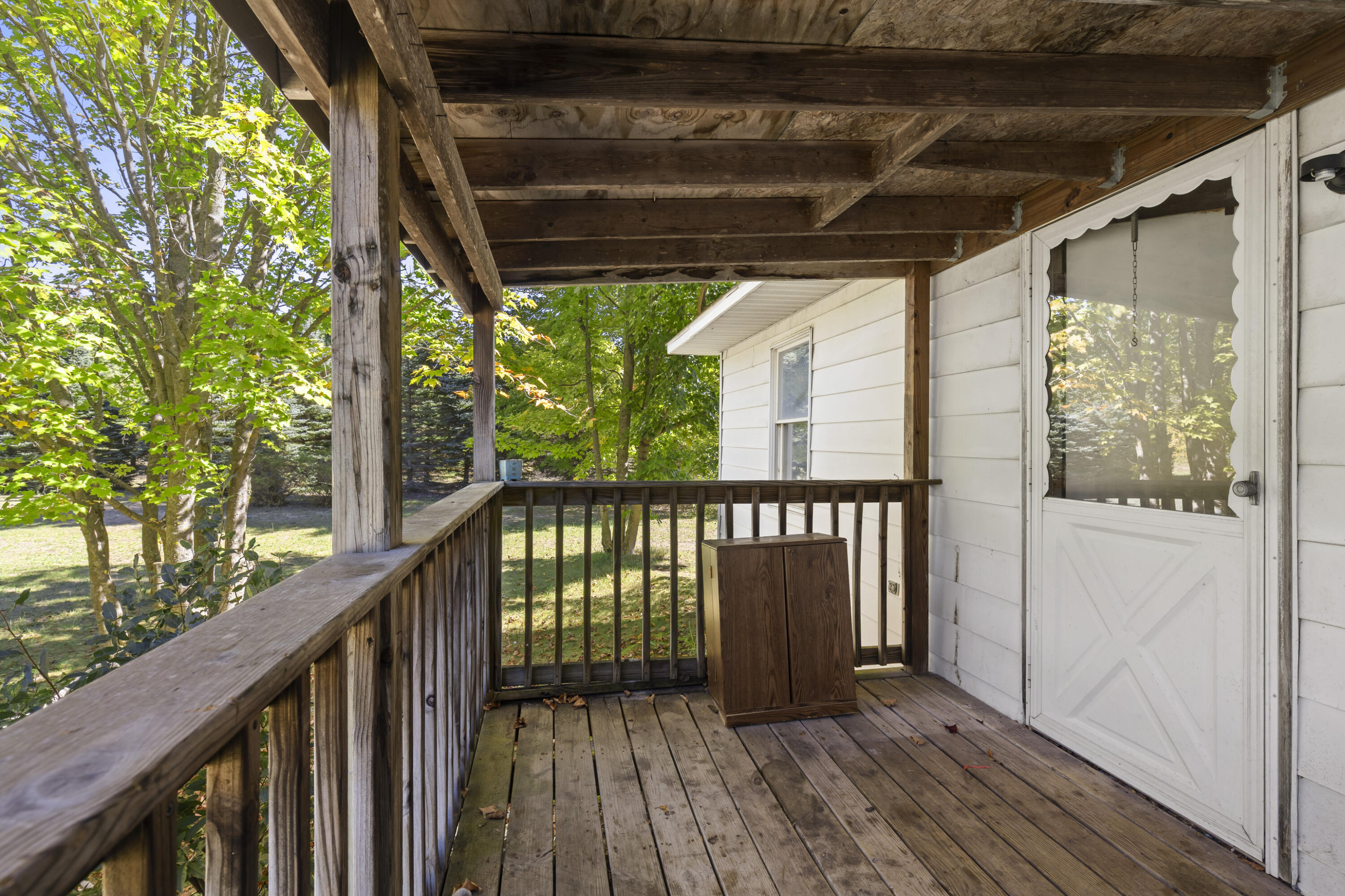 15451 Stanley Road Beulah, MI 49617 - Photo 8 of 32 0S5A9468