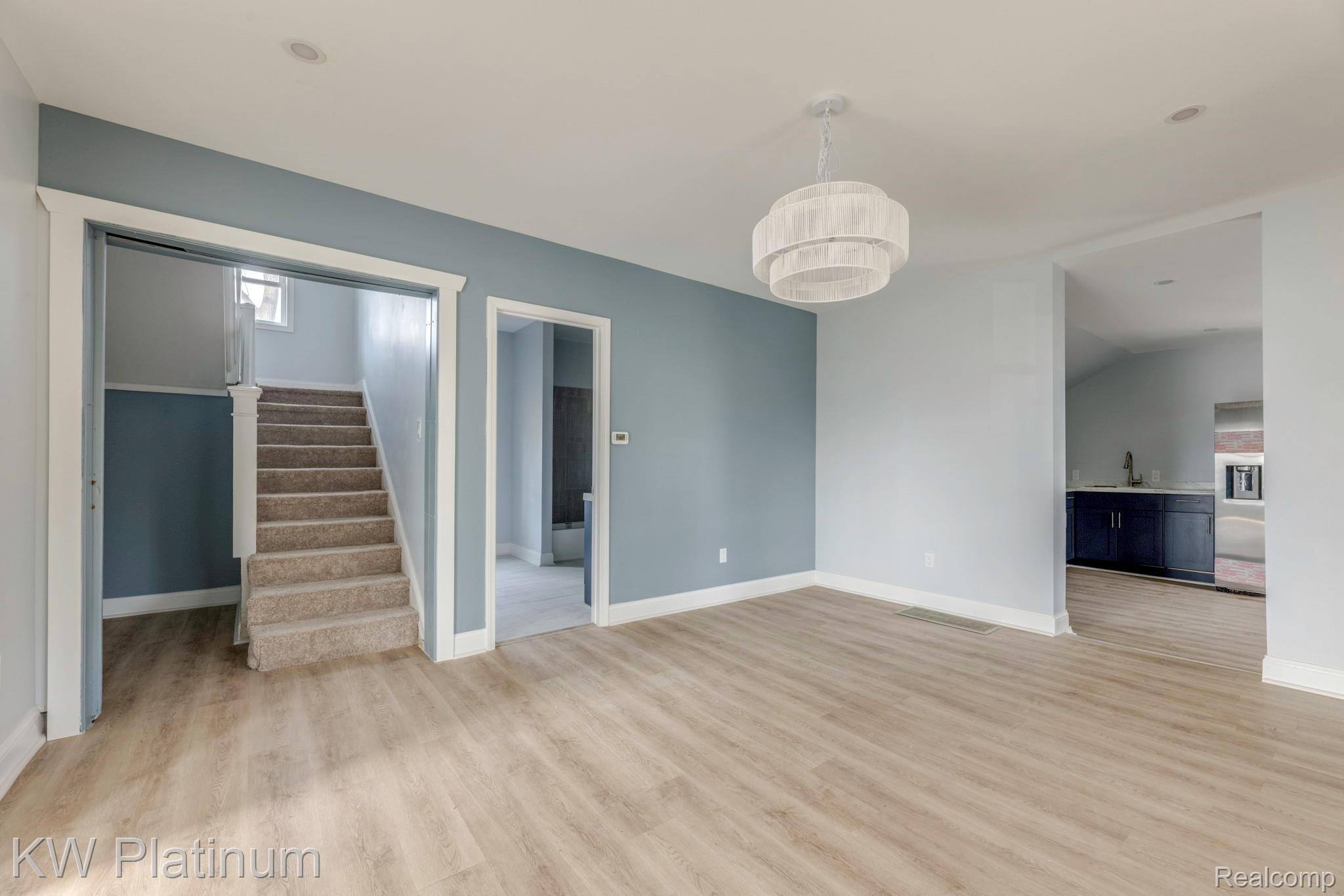 2819 Ravenswood Road Port Huron, MI 48060 - Photo 8 of 32 LR Reverse View