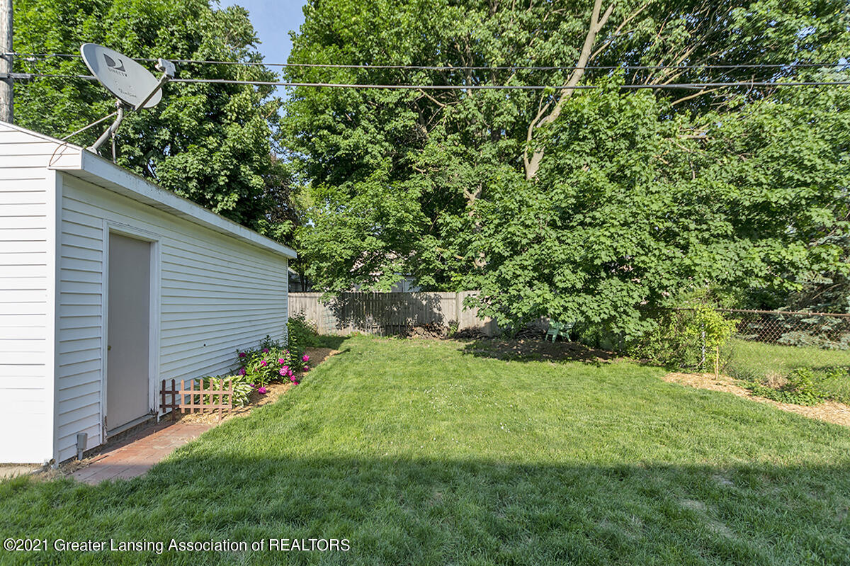 2419 Strathmore Road Lansing, MI 48910 - Photo 20 of 20 20