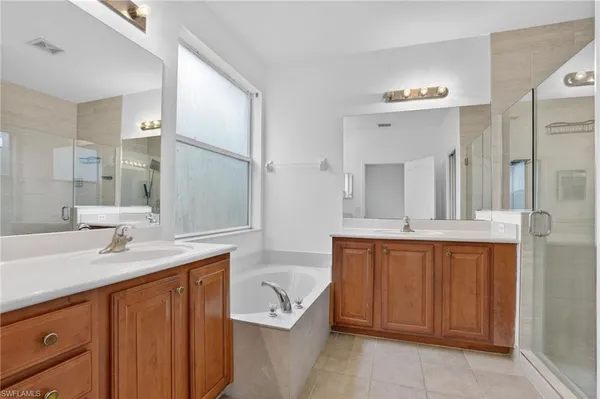$2,600 | 7054 Ambrosia Lane, Unit 3305, Naples, FL 34119