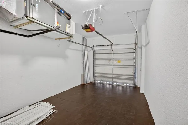 $2,600 | 7054 Ambrosia Lane, Unit 3305, Naples, FL 34119