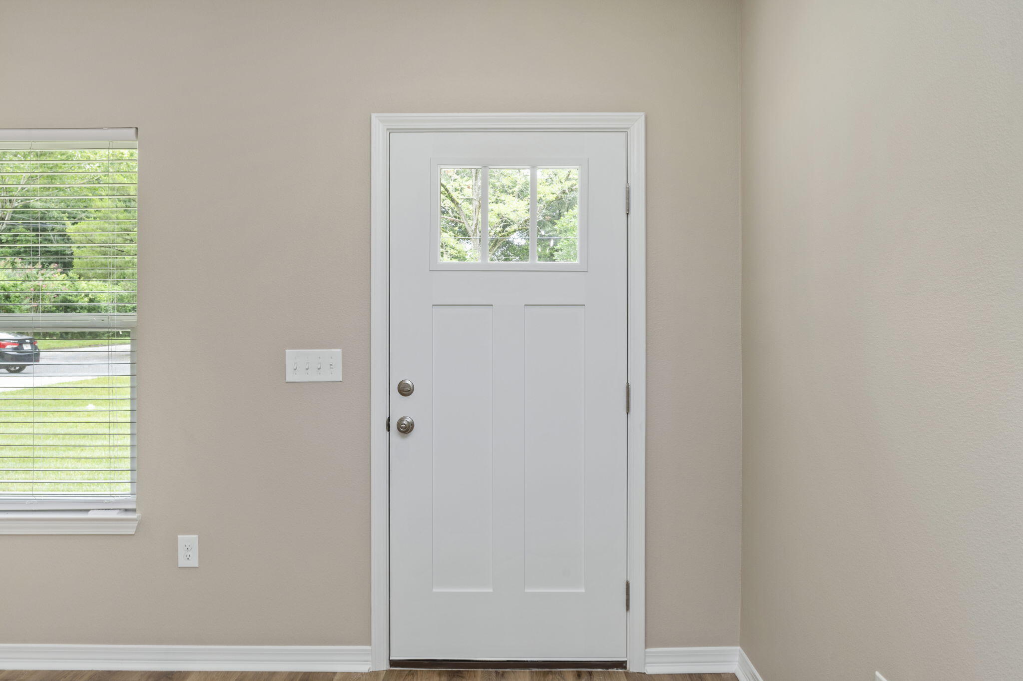 1357 East Chestnut Avenue Crestview, FL 32539 - Photo 5 of 37 a view of an entryway