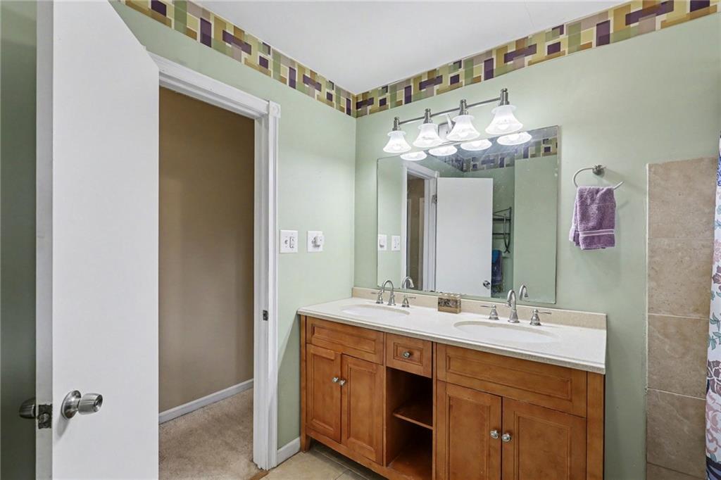 4745 Slater Street Merriam, KS 66203 - Photo 14 of 32