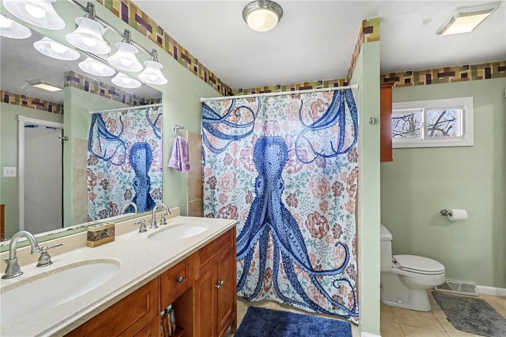 4745 Slater Street Merriam, KS 66203 - Photo 15 of 32