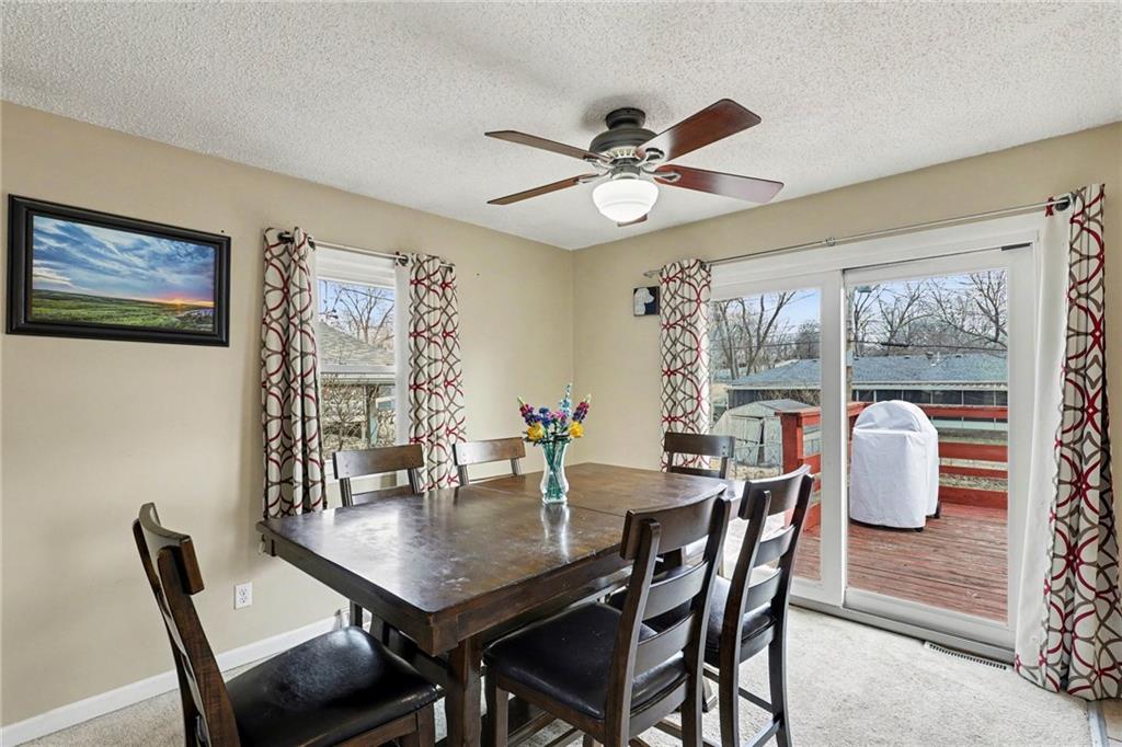 4745 Slater Street Merriam, KS 66203 - Photo 8 of 32