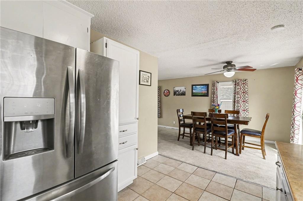 4745 Slater Street Merriam, KS 66203 - Photo 9 of 32