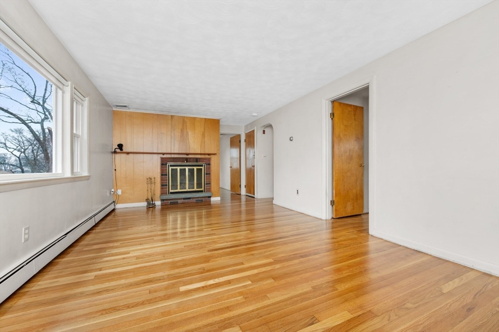 37 Upland Road Waltham, MA 02451 - Photo 11 of 28 Gallery Image 11