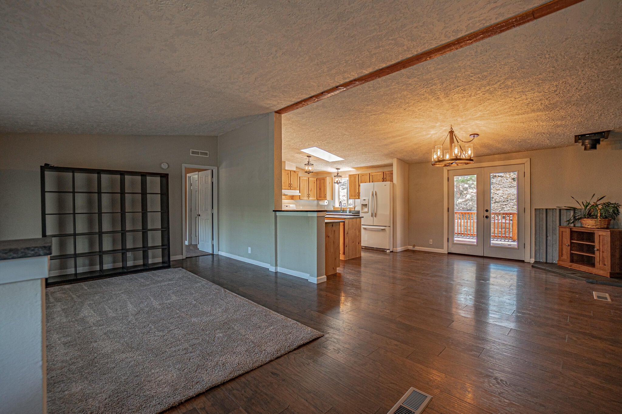 79 Regent Place Eagle Point, OR 97524 - Photo 6 of 38 DSC07668-HDR