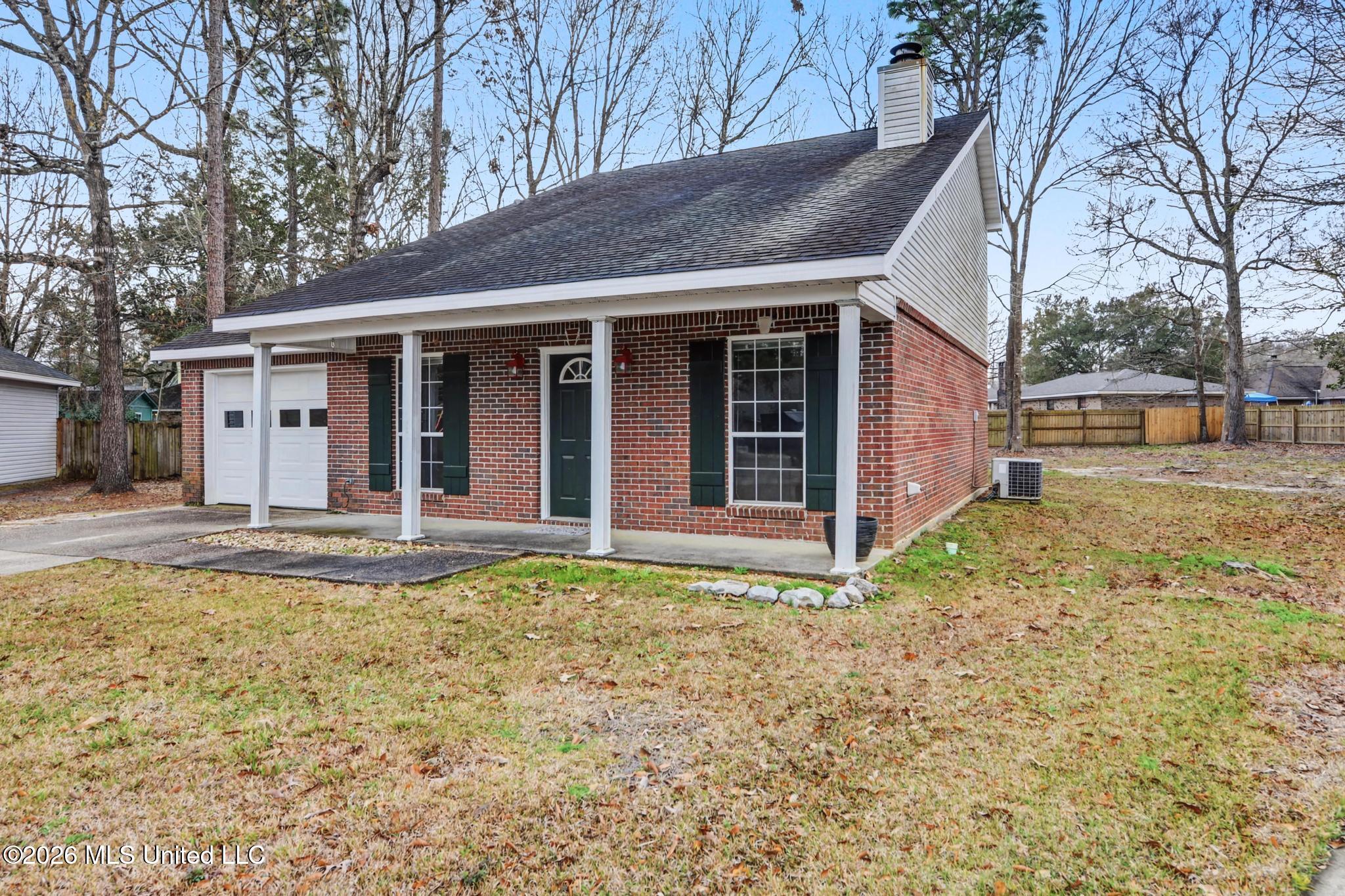 988 Kaimuki Court Diamondhead, MS 39525 - Photo 2 of 30 002