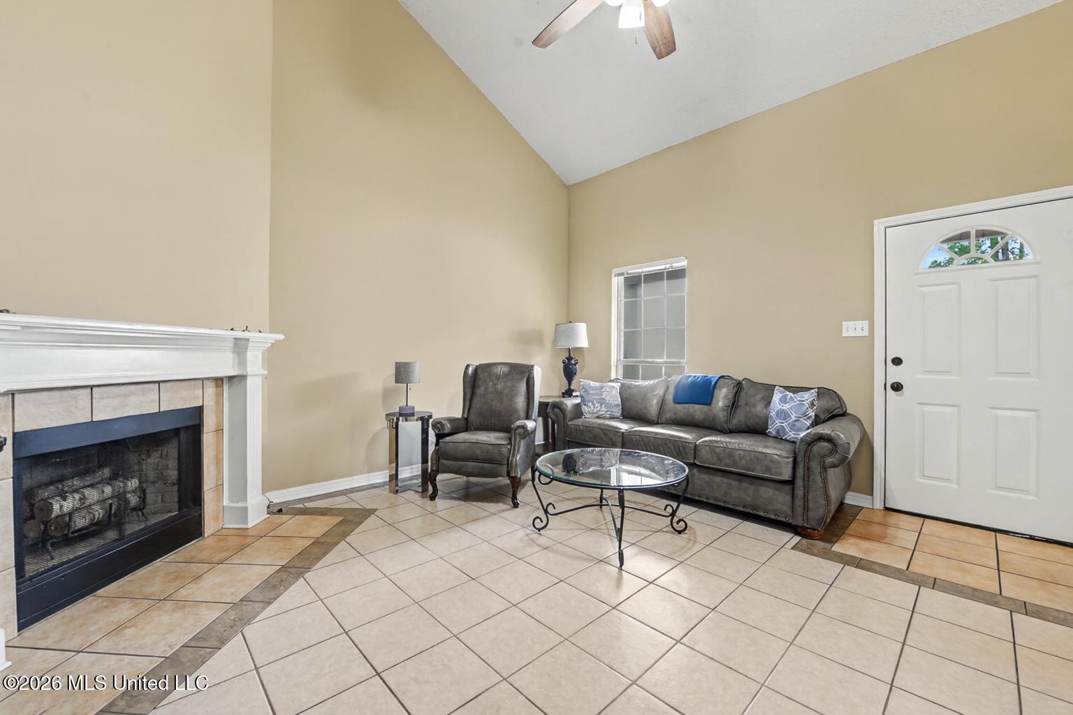 988 Kaimuki Court Diamondhead, MS 39525 - Photo 4 of 30 004