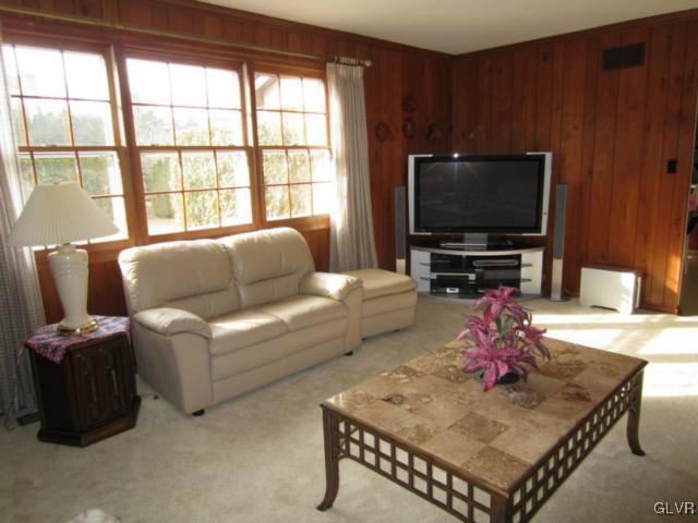2024 Hilltop Road Bethlehem, PA 18015 - Photo 15 of 25 Gallery Image 15