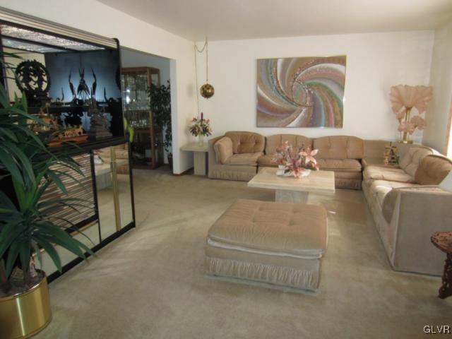 2024 Hilltop Road Bethlehem, PA 18015 - Photo 8 of 25 Gallery Image 8