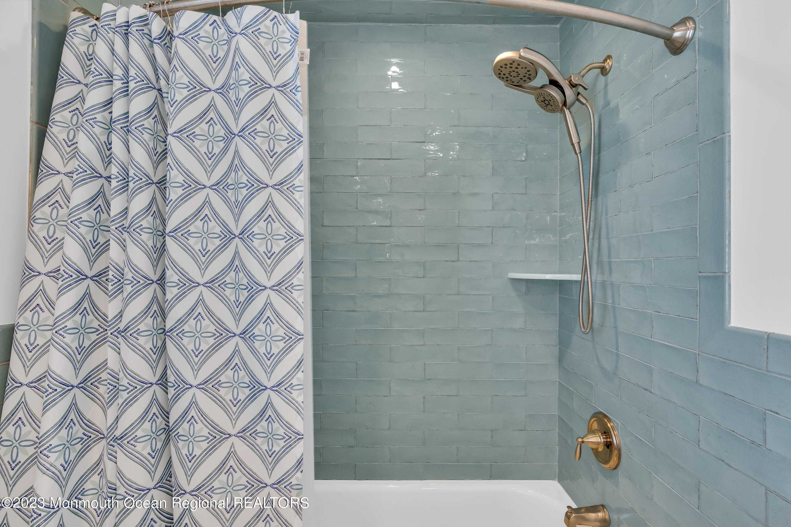 1801 Boat Point Drive Point Pleasant, NJ 08742 - Photo 30 of 76 a bathroom with a shower