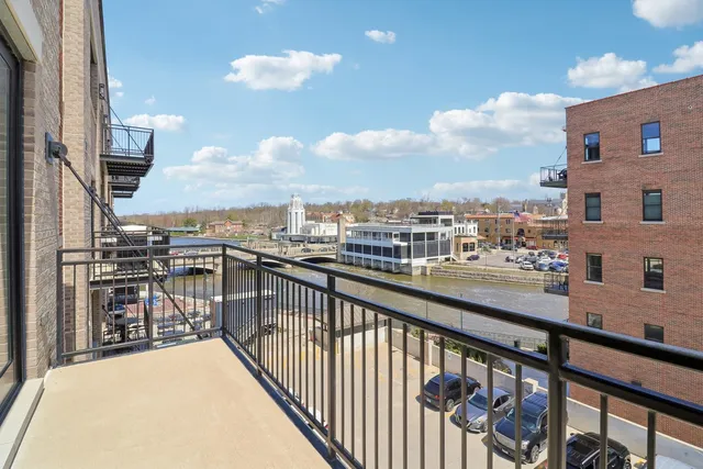 $2,500,000 | 50 South 1st Street, Unit 5D, St. Charles, IL 60174