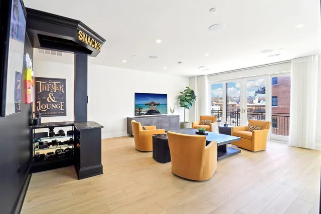 $2,500,000 | 50 South 1st Street, Unit 5D, St. Charles, IL 60174