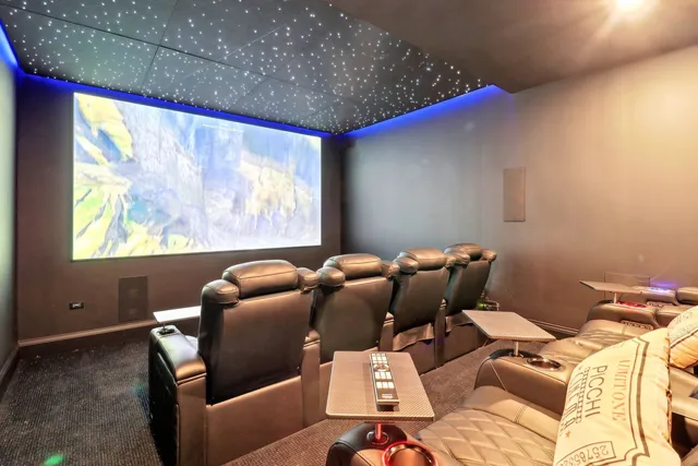 $2,500,000 | 50 South 1st Street, Unit 5D, St. Charles, IL 60174