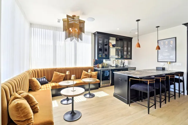 $2,500,000 | 50 South 1st Street, Unit 5D, St. Charles, IL 60174