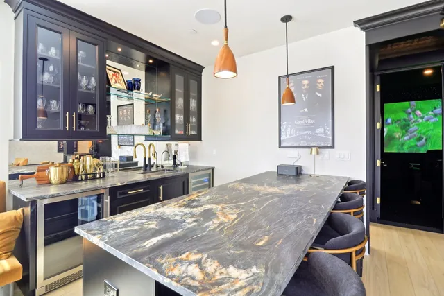 $2,500,000 | 50 South 1st Street, Unit 5D, St. Charles, IL 60174