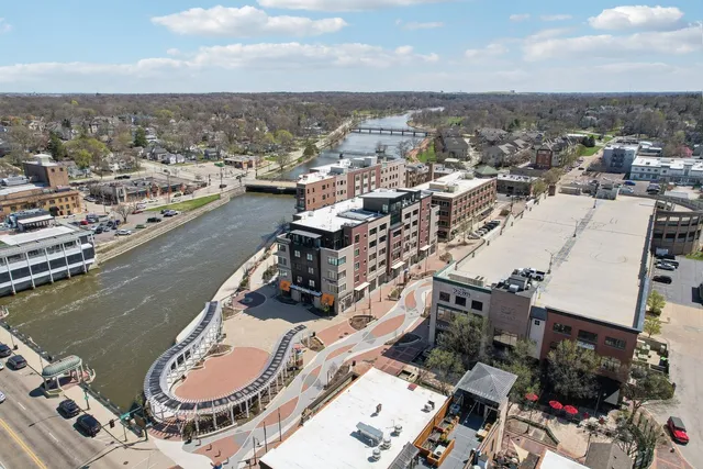 $2,500,000 | 50 South 1st Street, Unit 5D, St. Charles, IL 60174