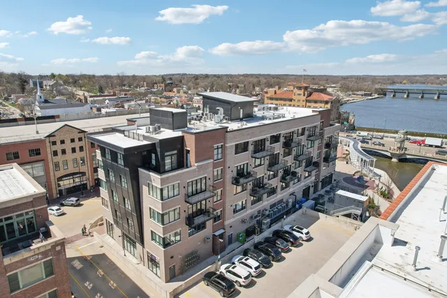 $2,500,000 | 50 South 1st Street, Unit 5D, St. Charles, IL 60174