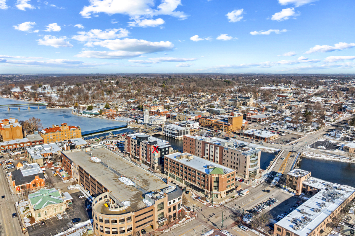 50 South 1st Street, Unit 5D St. Charles, IL 60174 - Photo 6 of 52 an aerial view of a city