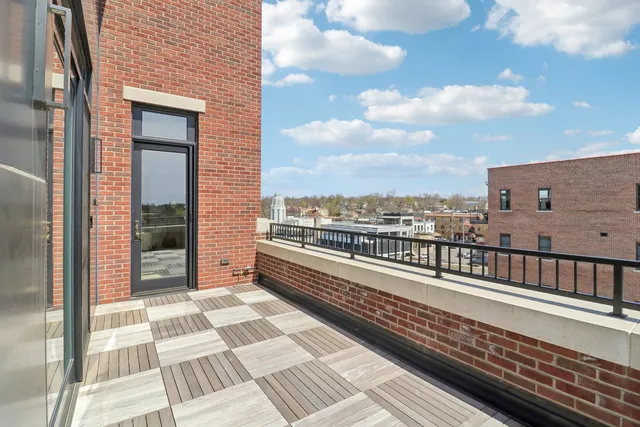 $2,500,000 | 50 South 1st Street, Unit 5D, St. Charles, IL 60174