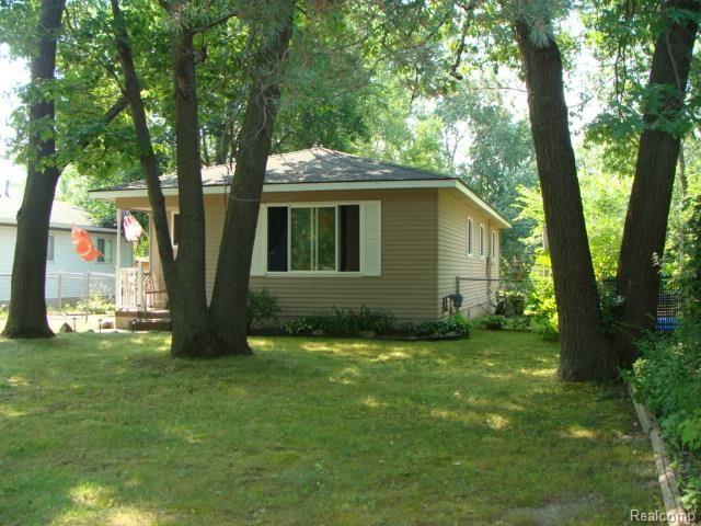 734 Miller Road Lake Orion, MI 48362 - Photo 1 of 54 Front.jpg