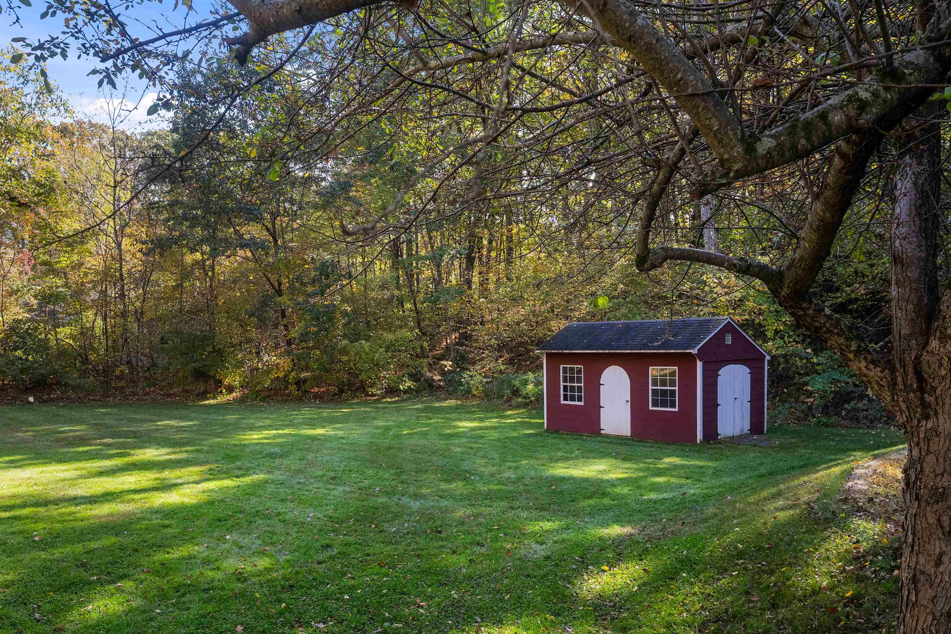 11 Nevins Road Hollis, NH 03049 - Photo 4 of 44
