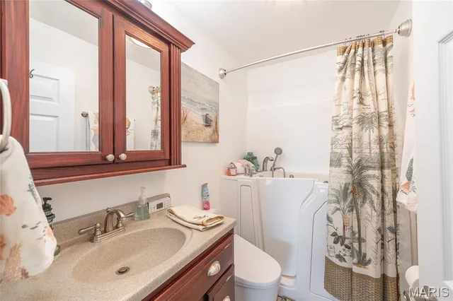 $625,000 | 919 Lakeshore Drive, Cuba, MO 65453