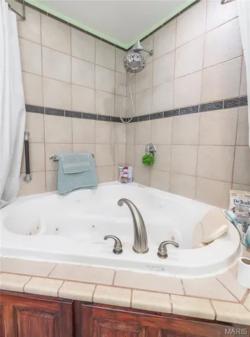 $625,000 | 919 Lakeshore Drive, Cuba, MO 65453