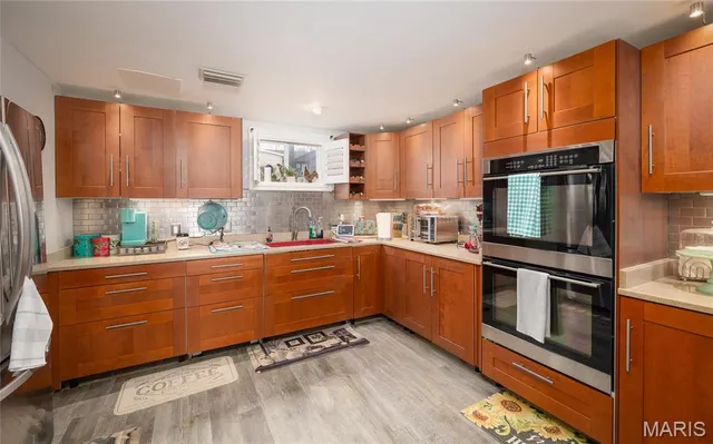 $625,000 | 919 Lakeshore Drive, Cuba, MO 65453