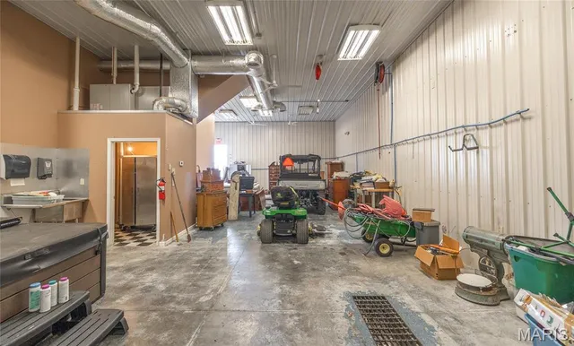 $625,000 | 919 Lakeshore Drive, Cuba, MO 65453