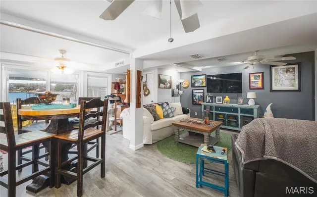 $625,000 | 919 Lakeshore Drive, Cuba, MO 65453