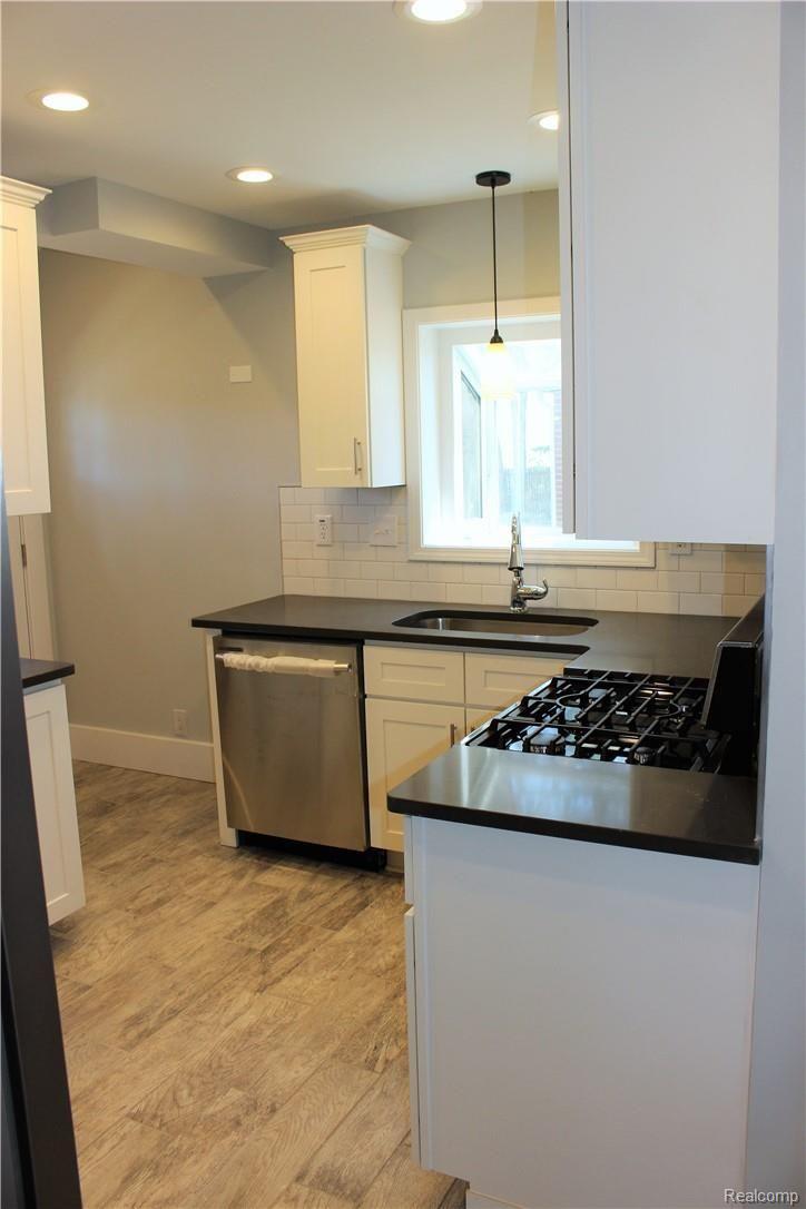674 Princeton Road Berkley, MI 48072 - Photo 6 of 20 IMG_4816.JPG