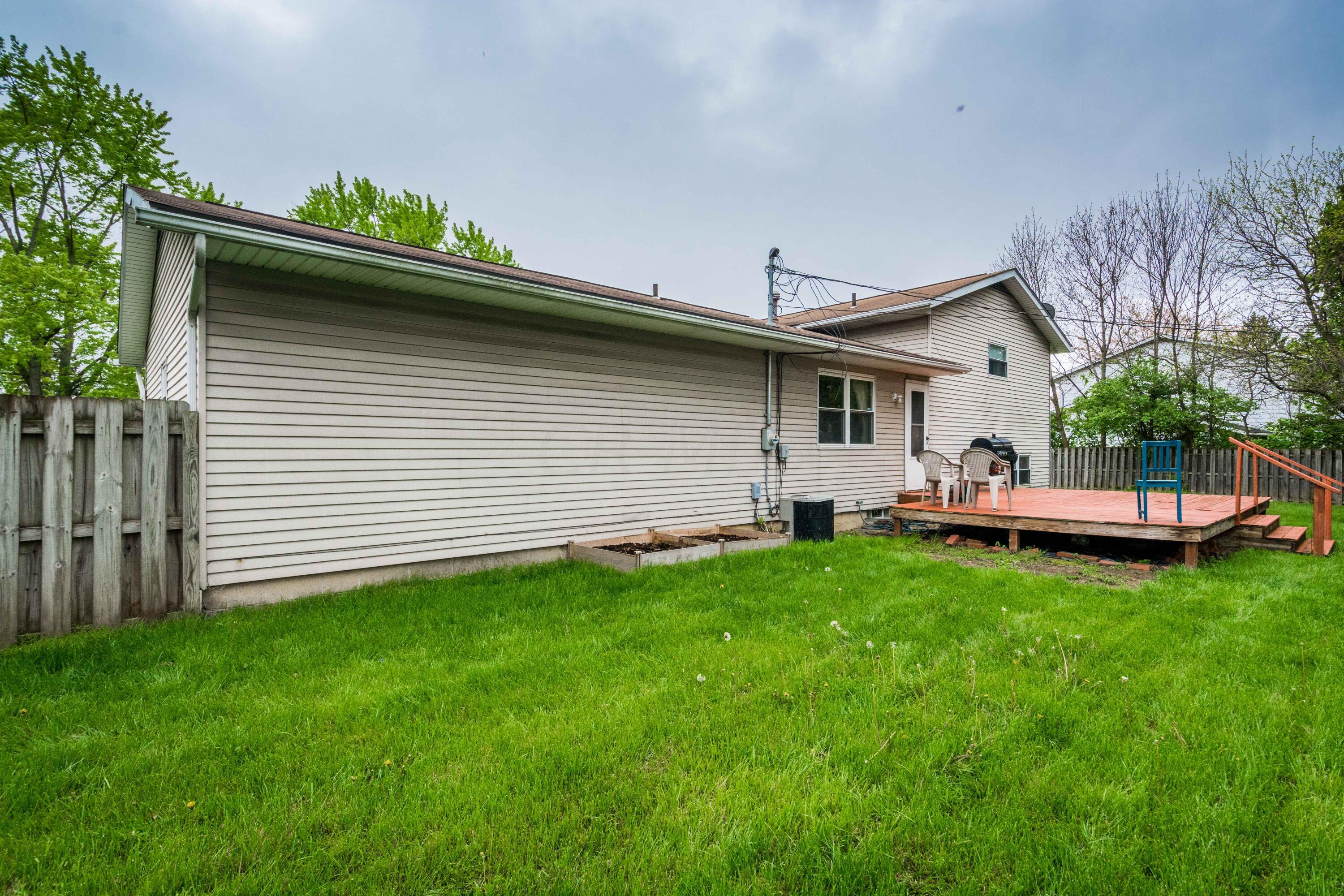 1588 Norma Road Columbus, OH 43229 - Photo 26 of 26 010-Backyard left