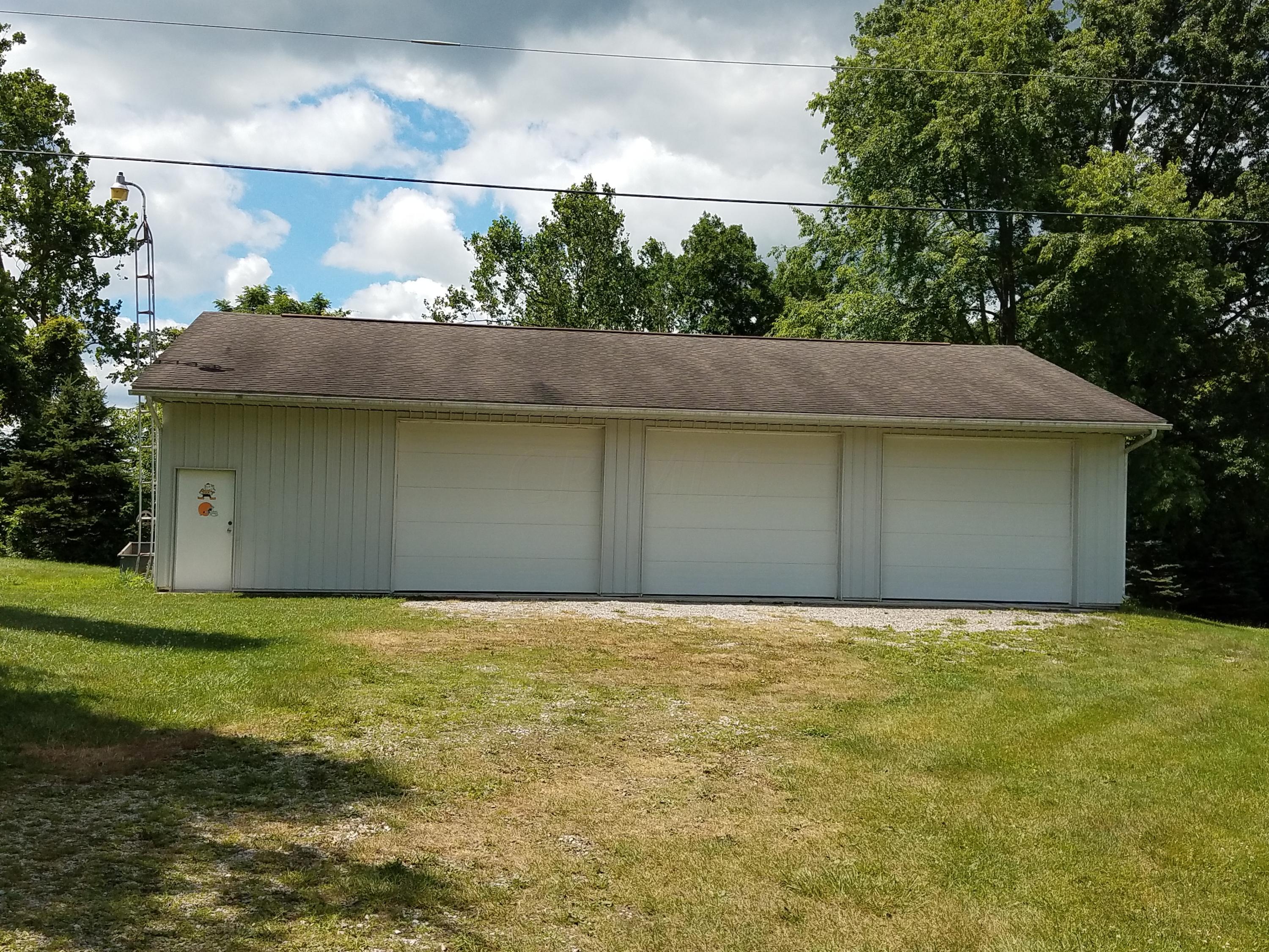 1028 Swans Road Northeast Newark, OH 43055 - Photo 4 of 18 Gallery Image 4