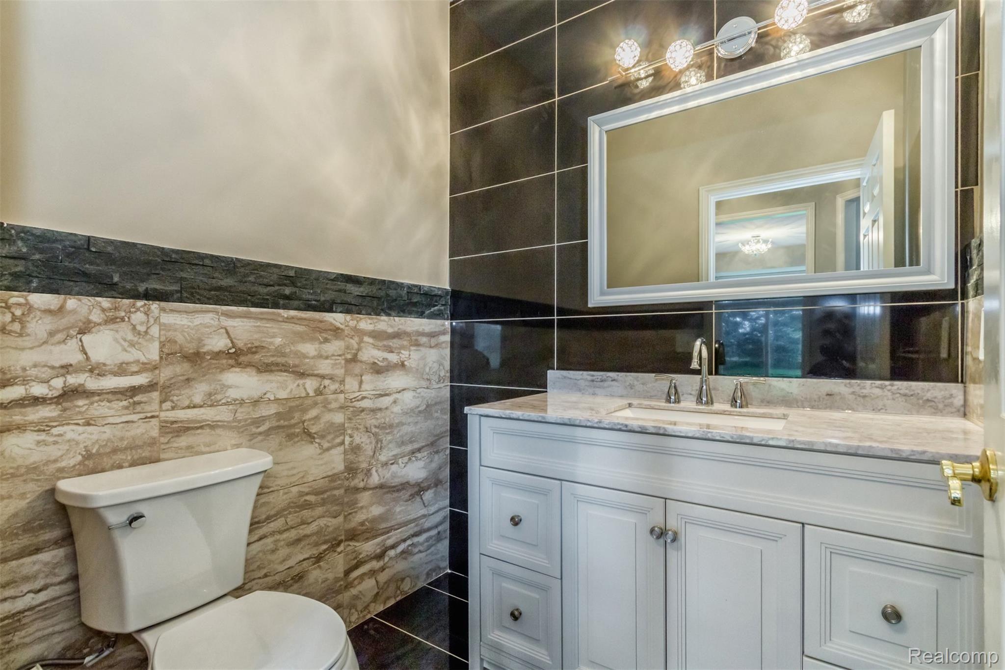 48046 Gladstone Road Canton, MI 48188 - Photo 21 of 44 21.jpg