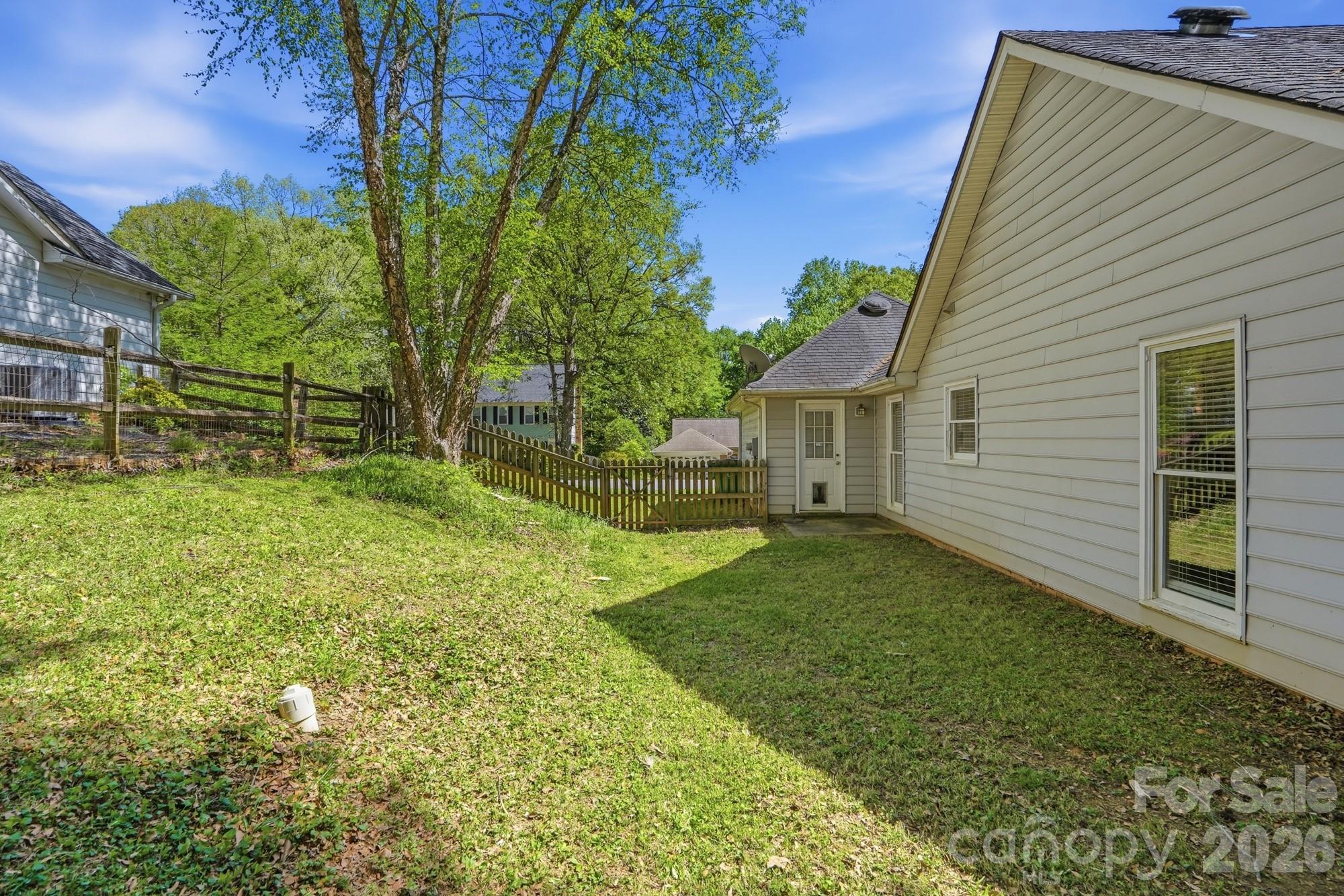 1539 Bear Mountain Road Charlotte, NC 28214 - Photo 24 of 25