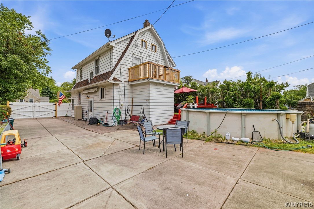 136 Mapleview Road Cheektowaga, NY 14225 - Photo 4 of 29